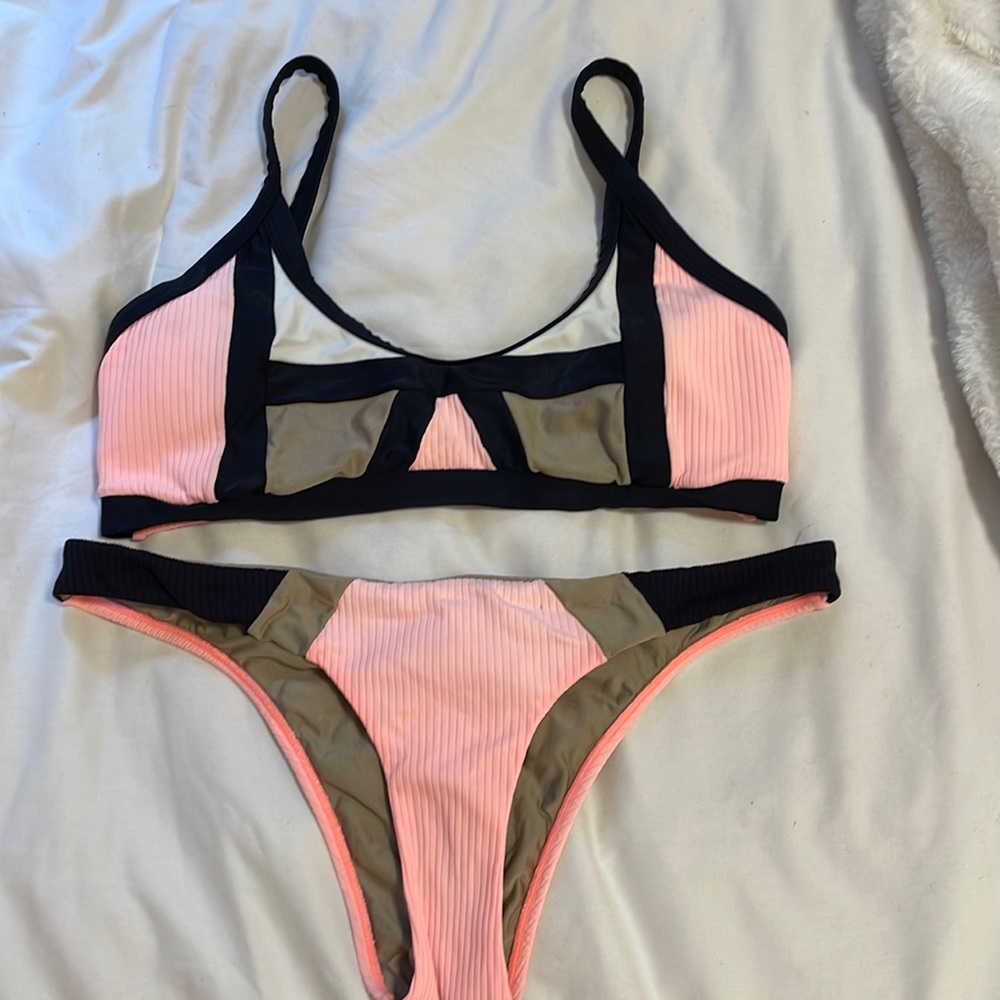 Pilyq Pink Color block Bikini